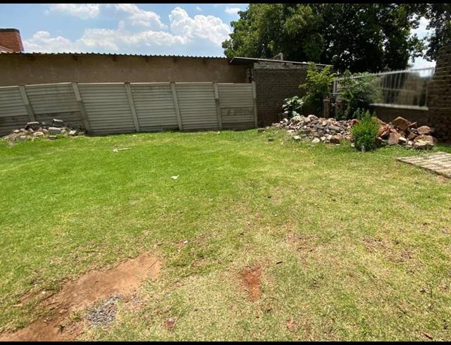 20 BEDROOM HOUSE FOR SALE IN VEREENIGING CENTRAL